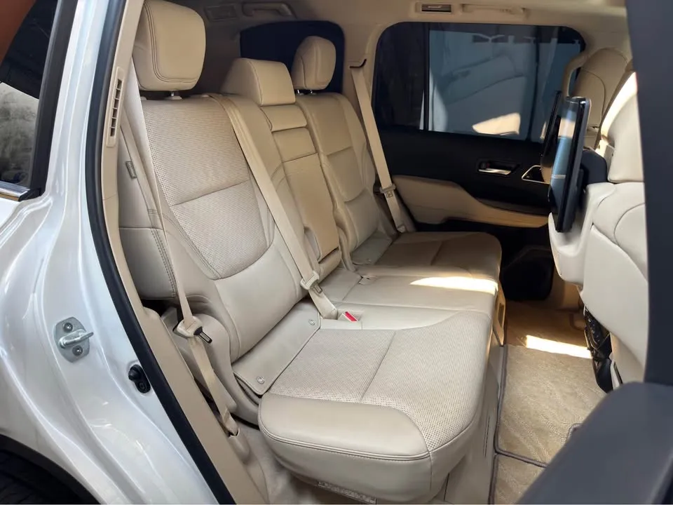 Luxury Car Rental Clifton