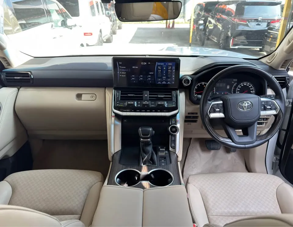 Rent Land Cruiser V8 Karachi