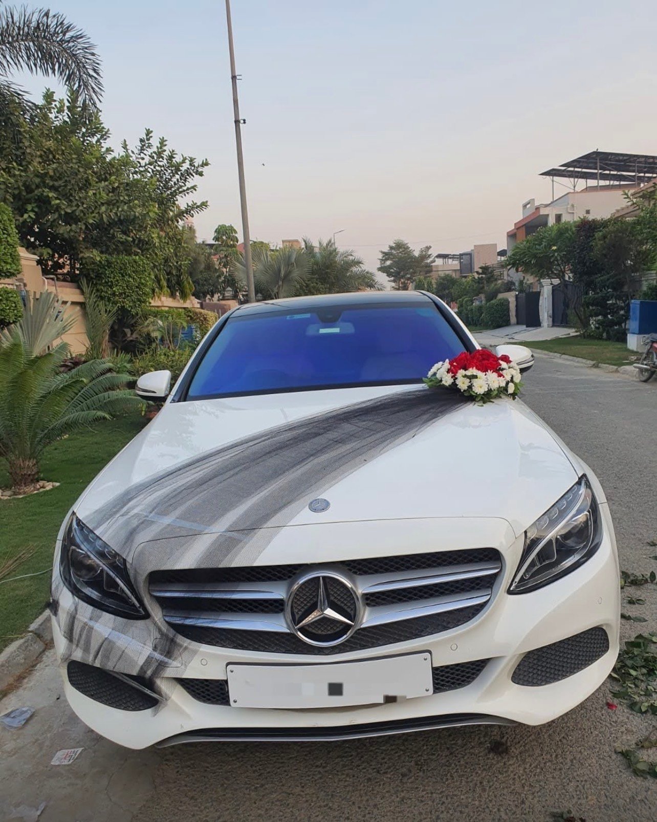 wedding car hire Karachi with driver