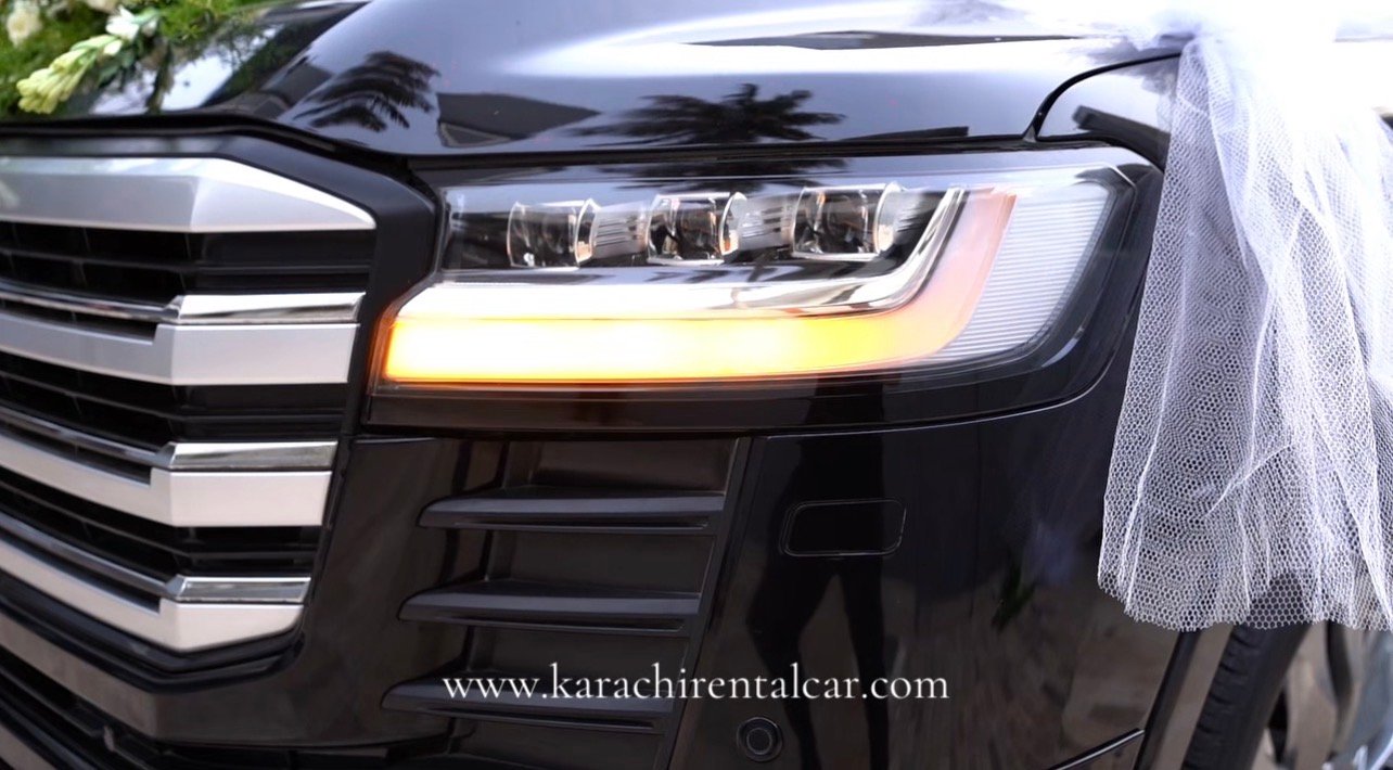 Black Toyota Land Cruiser V8 lead vehicle for luxury wedding convoy rent Land Cruiser Karachi