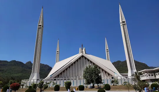 Rent a Car for Your Pakistan Tour with Karachi Rental Car